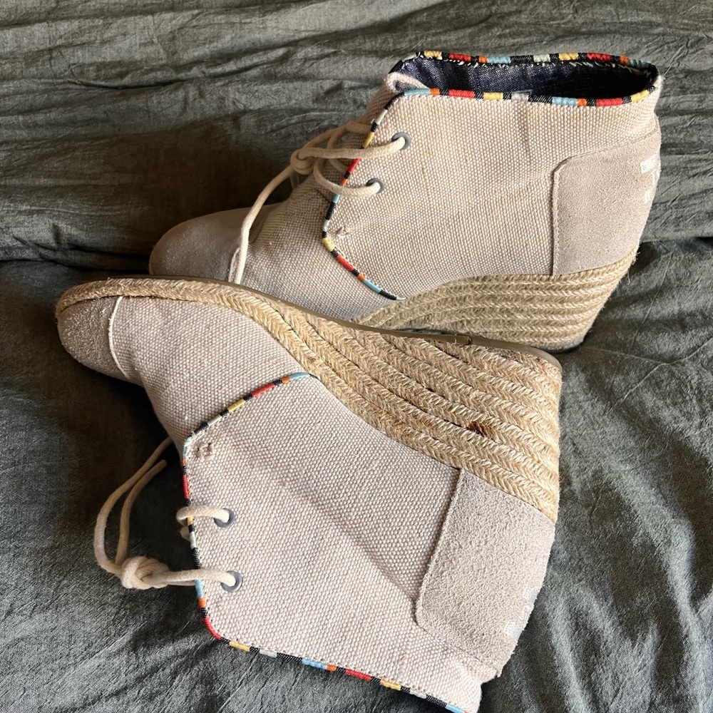 TOMS Women’s Desert Wedge Heel Booties in Whisper Burlap - Picture 5 of 8